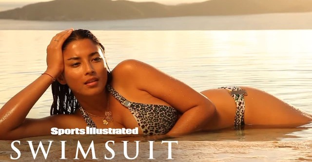 Jessica Gomes Brings Her Energy To The Beach Sports Illustrated Swimsuit